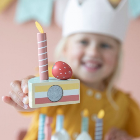 Gateau d\'anniversaire en bois