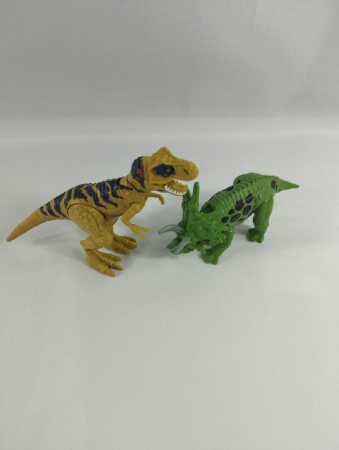 LOT 2 DINOSAURES